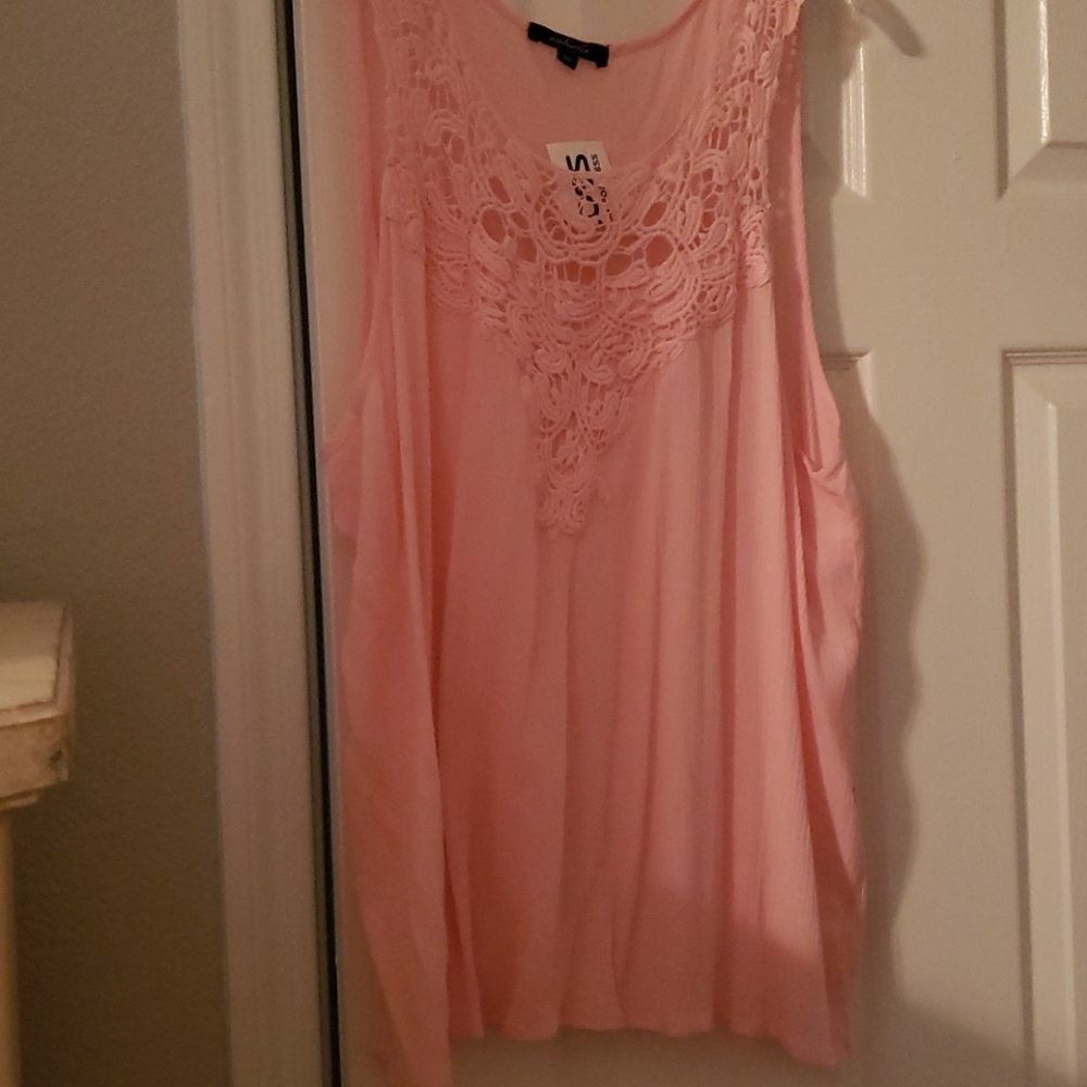 Sleeveless tank top